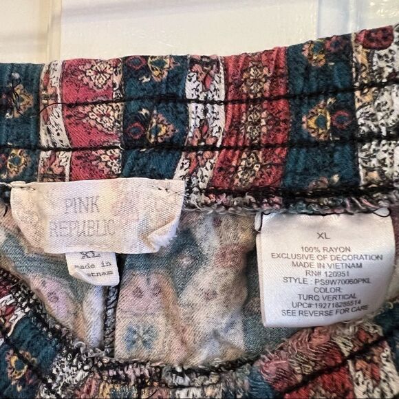 Pink republic patterned shorts  - Picture 5 of 5